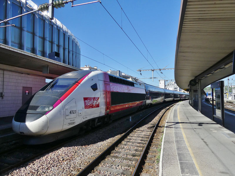 Switzerland to Paris by train