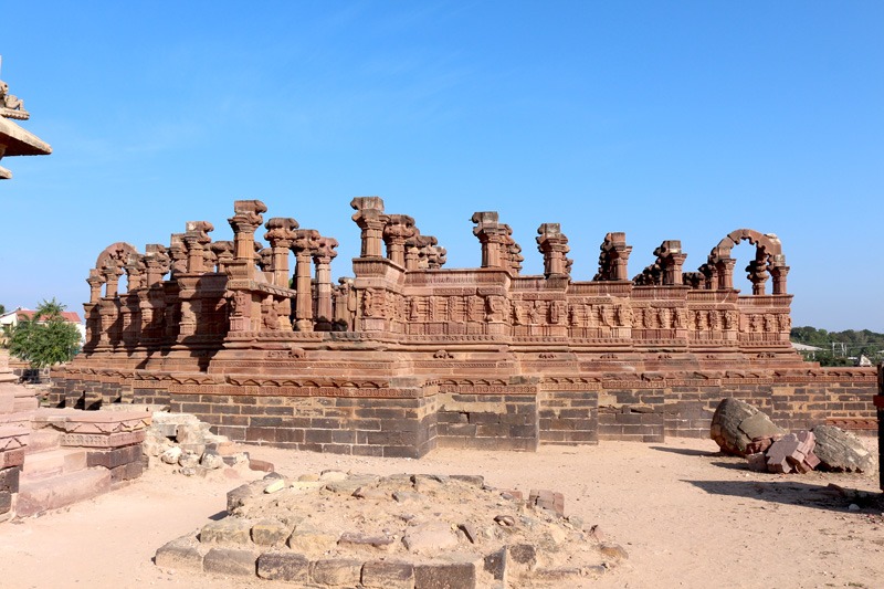 Chhatedi – Beautiful ruins of Royal cenotaphs